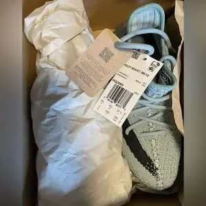 Yeezy Salt size 5 men’s these are in perfect condition with box. Yeezy Boost 350 V2  main image 4